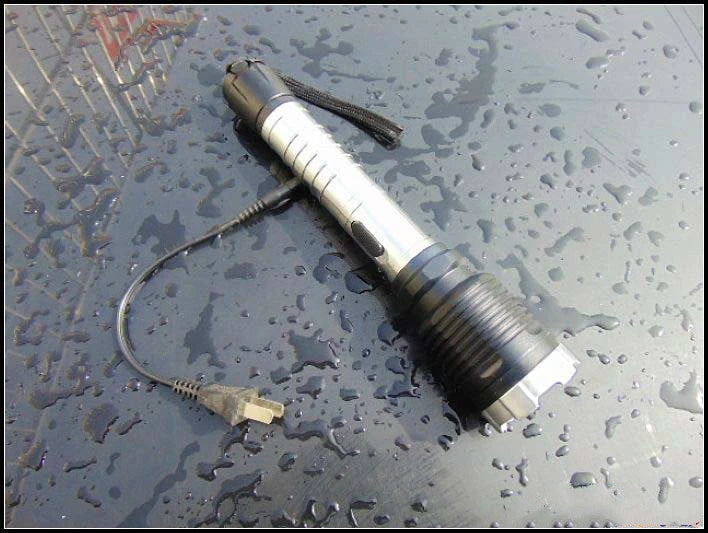 1315Multifunctional self-defense stun gun flashlight