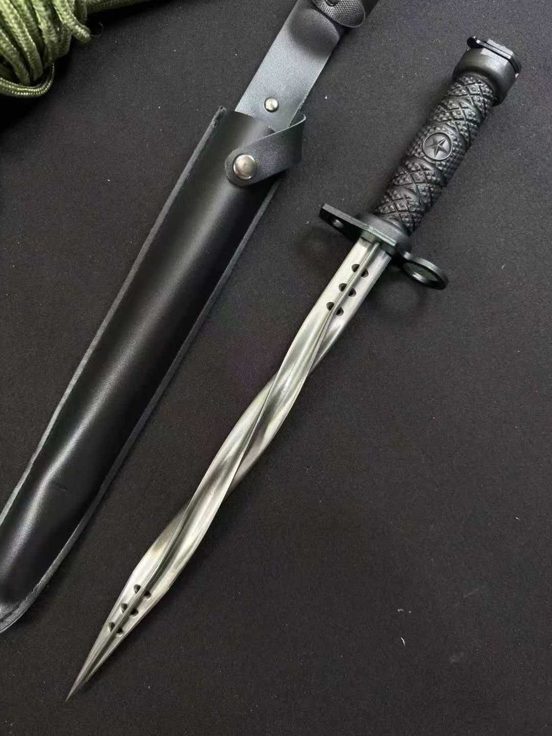 Hot-selling August 1st Spiral Triangular Bayonet and August 1st Quadriangular Bayonet (Leather Case)