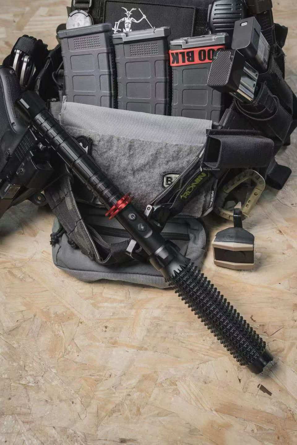 W-10 High-power, multi-functional stun gun
