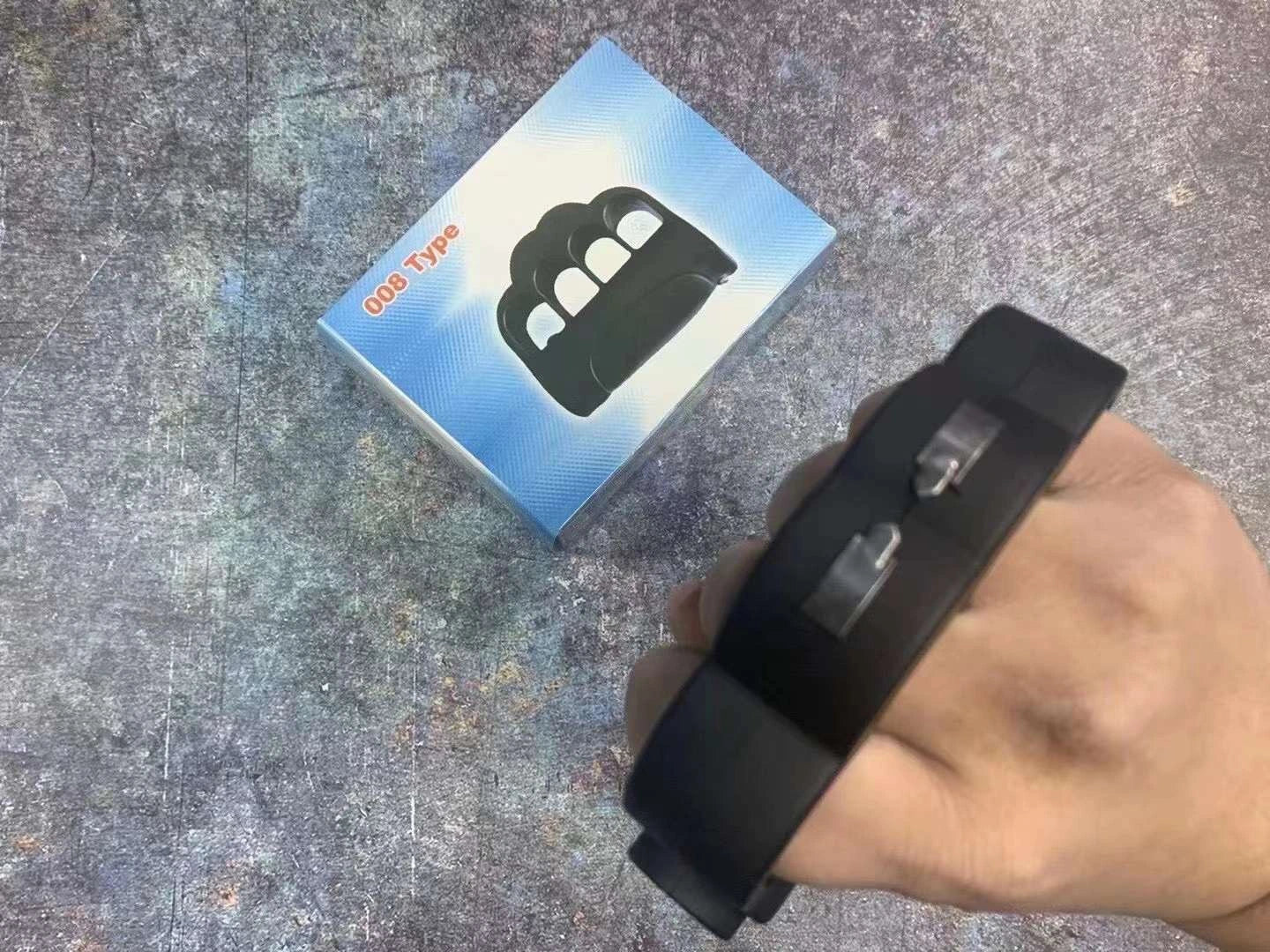 008-Five-finger electric shock device