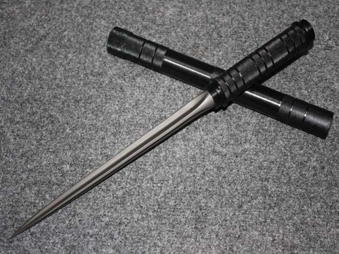 Five-section extended version - black tube three-edged military bayonet