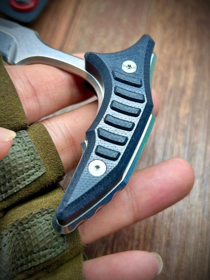 Microtech Bastinelli Microtech Maffeoni collaborates with Bastinelli on bee stings