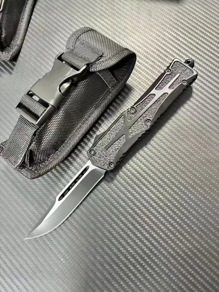 Microtech Navy Beetle straight out jump knife OTF
