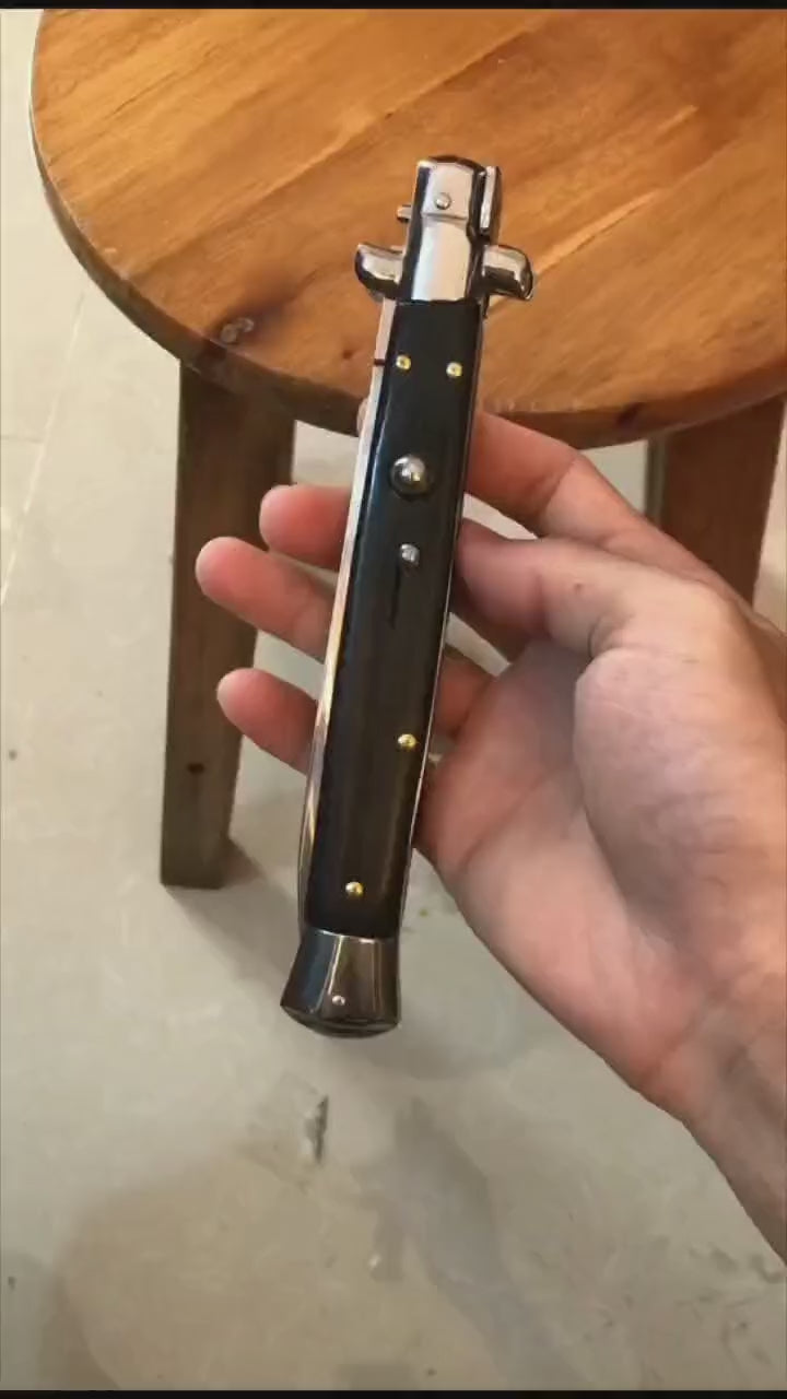 High strength and structural stability: 13-inch Italian Mafia Gambler's Side-Switch Knife